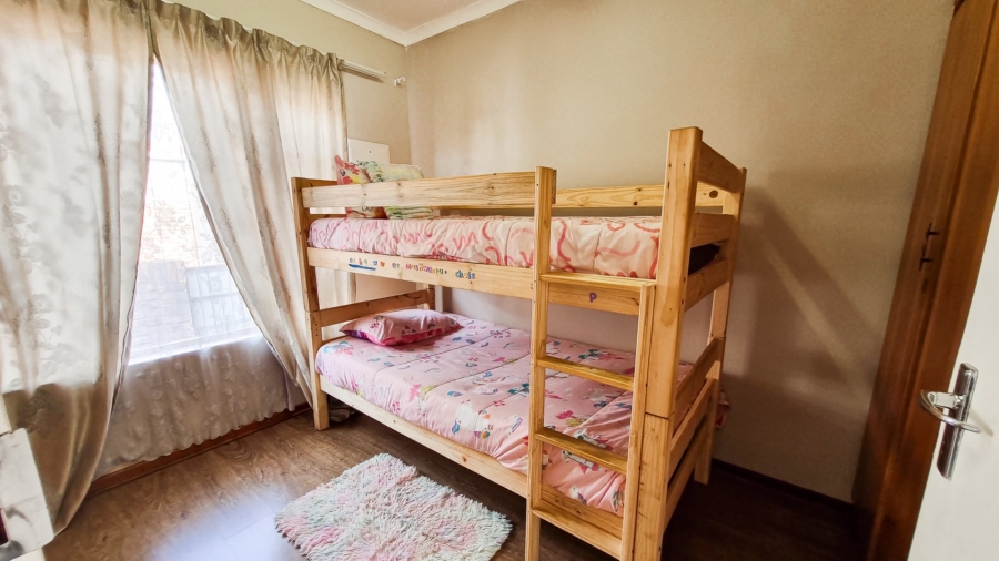 2 Bedroom Property for Sale in Langenhovenpark Free State